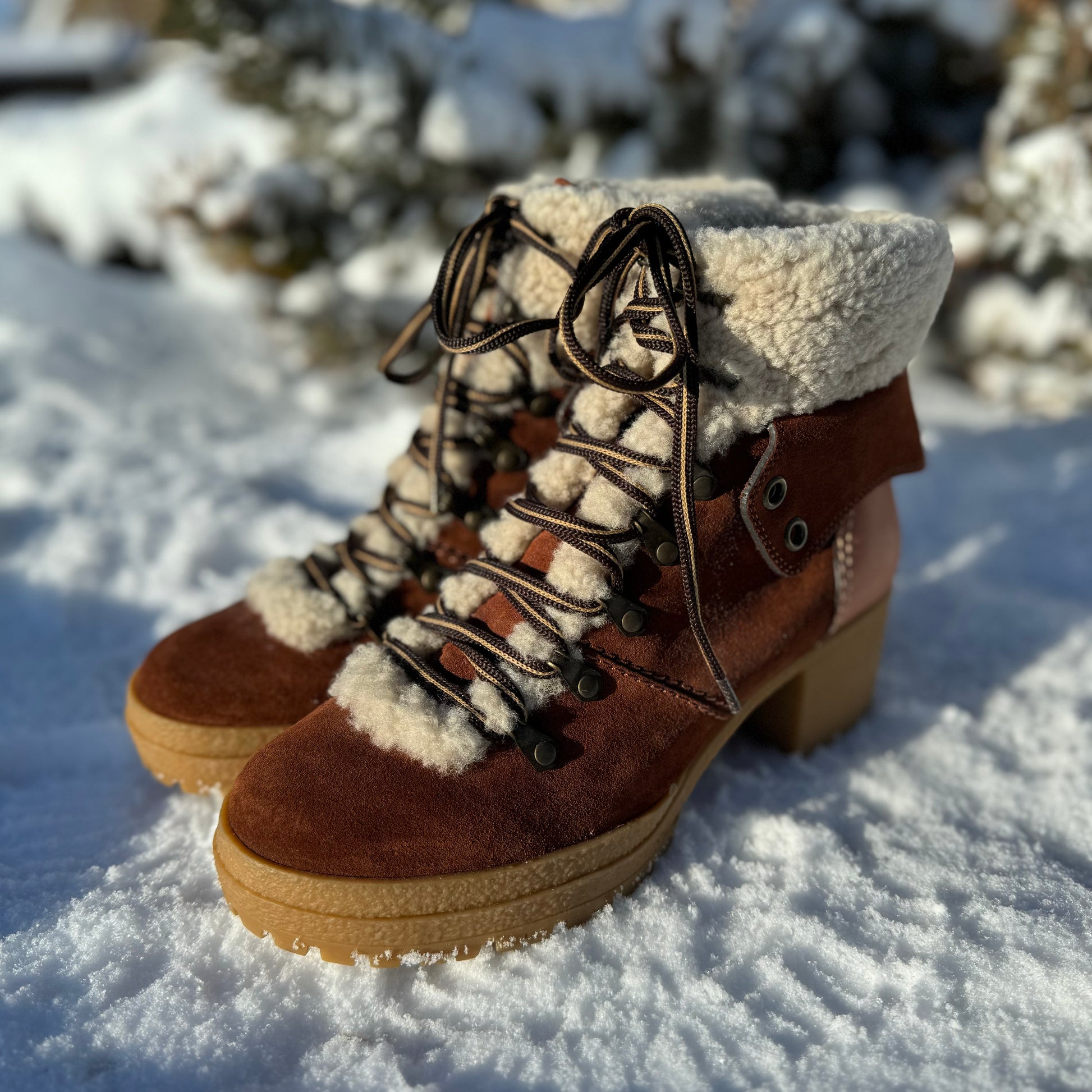 Chloe hot sale hiker boots