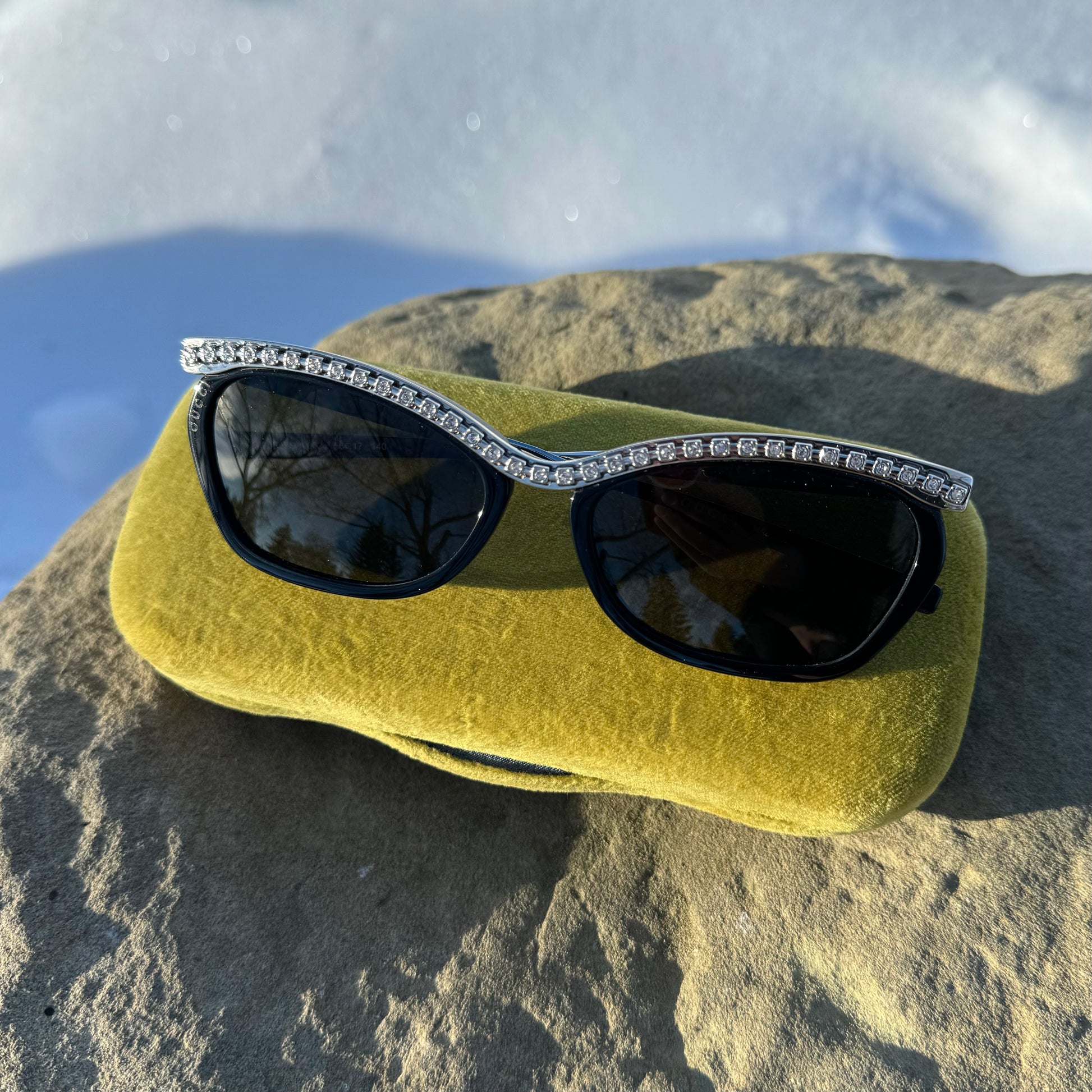 Gucci top bling sunglasses