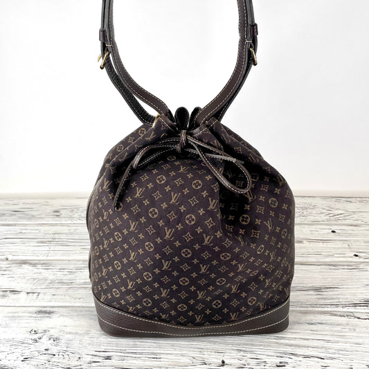 Louis Vuitton Beaubourg Hobo MM Bag – Wilder's Consignment House